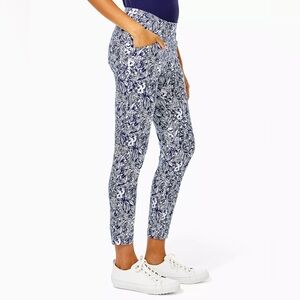 Lilly Pulitzer Navy and White Floral Leggings
